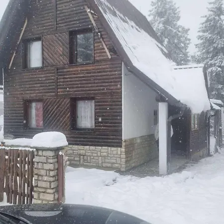 Hébergement de vacances Endzi Halal Villa 3Br Vlasic Oaza Mira Family Friendly No Alcohol In Villa *